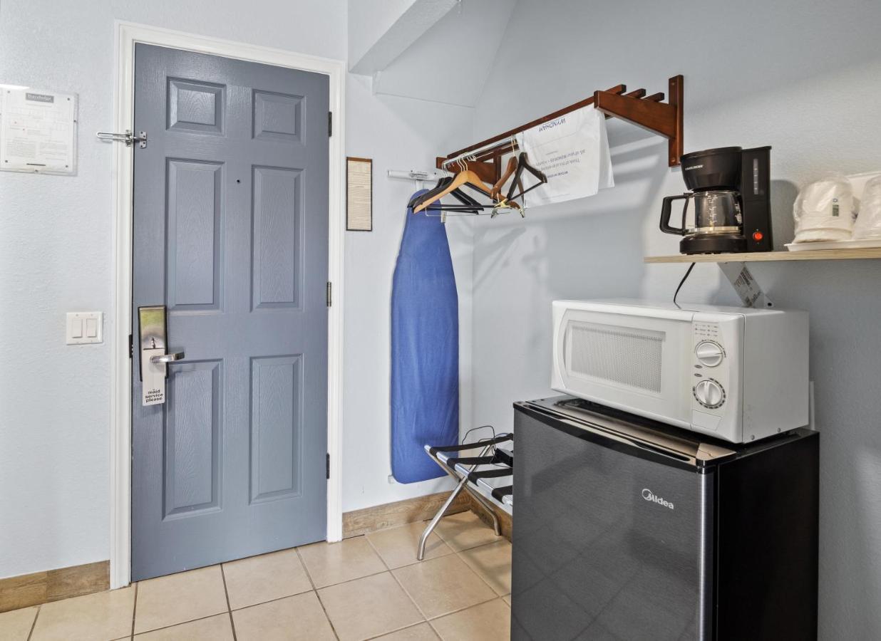 Sol Springs Inn Cathedral City Bagian luar foto