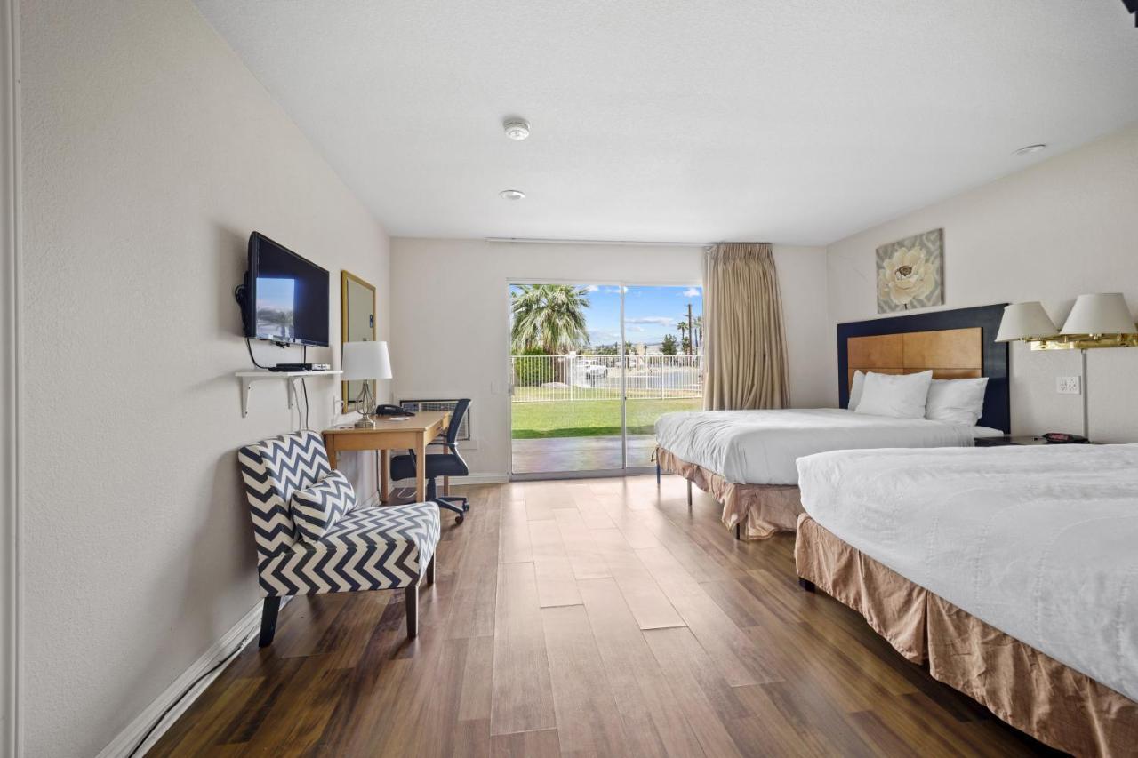 Sol Springs Inn Cathedral City Bagian luar foto
