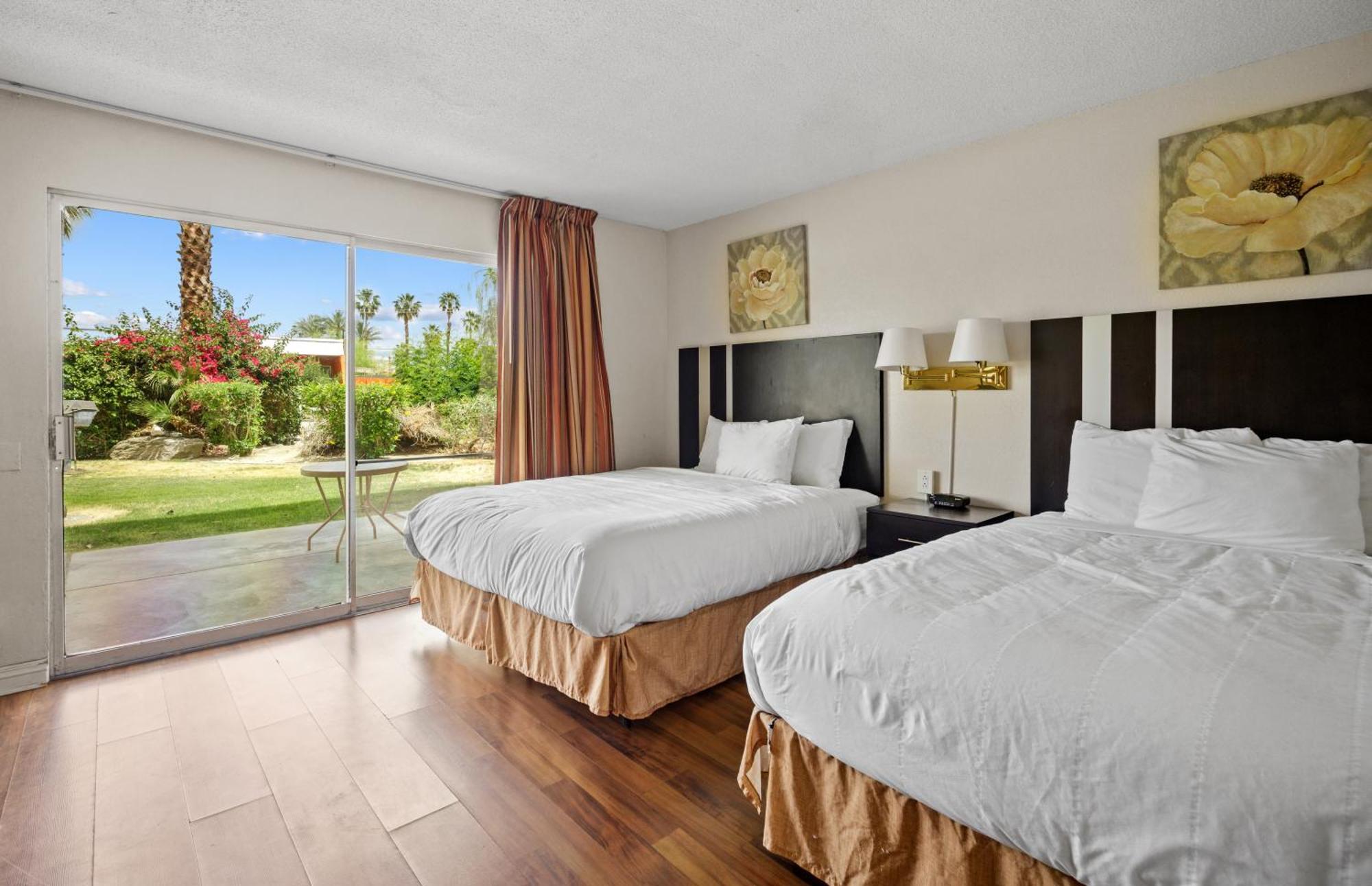 Sol Springs Inn Cathedral City Bagian luar foto