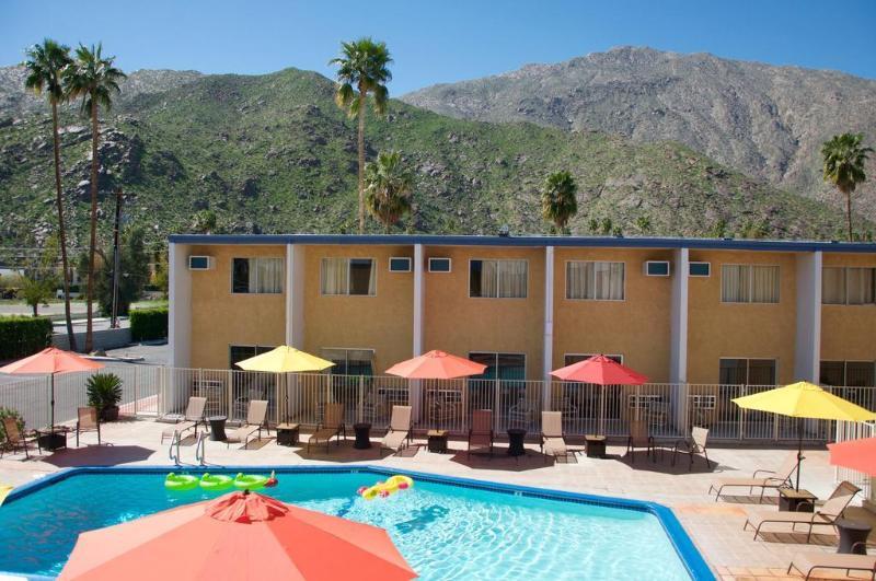 Sol Springs Inn Cathedral City Bagian luar foto