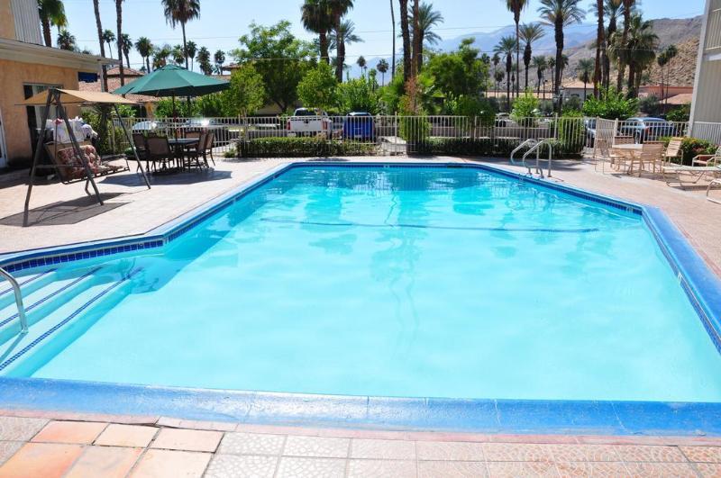 Sol Springs Inn Cathedral City Bagian luar foto