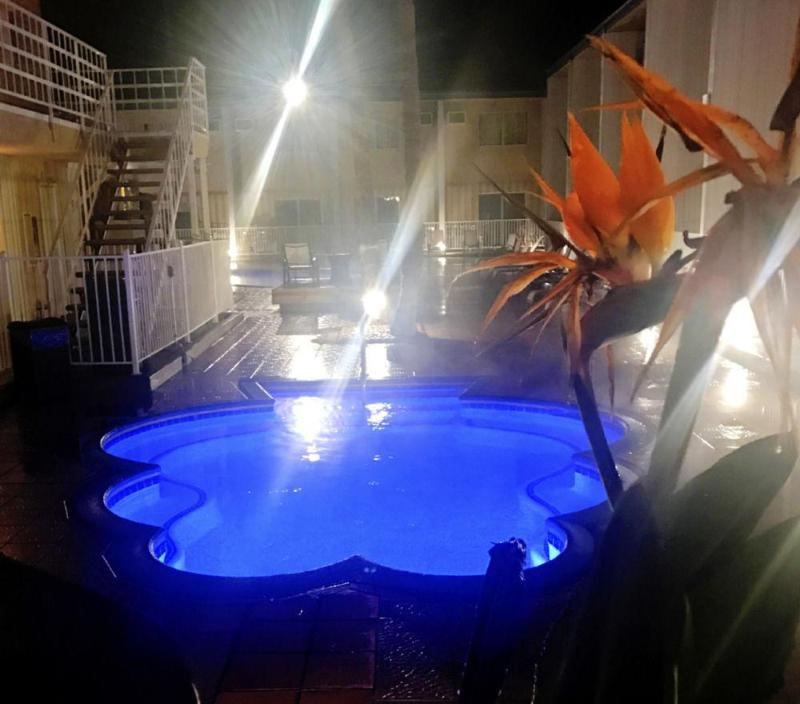 Sol Springs Inn Cathedral City Bagian luar foto