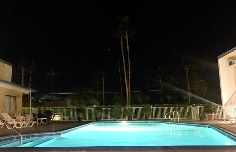 Sol Springs Inn Cathedral City Bagian luar foto